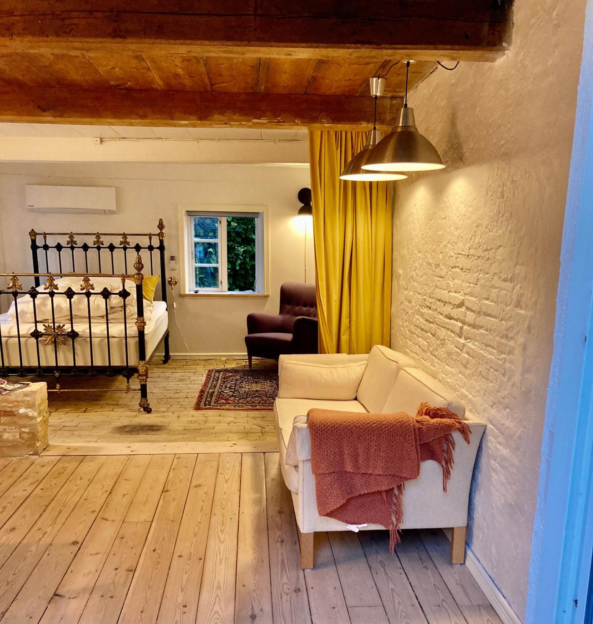 Den Gamle Skomager Hytte Ved Slotssoen Grasten Ngoại thất bức ảnh